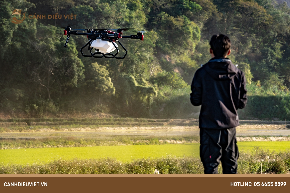 Tận Dụng Máy Bay sử dụng drone nông Nghiệp Để Tăng Cường Năng Suất Trồng Lúa