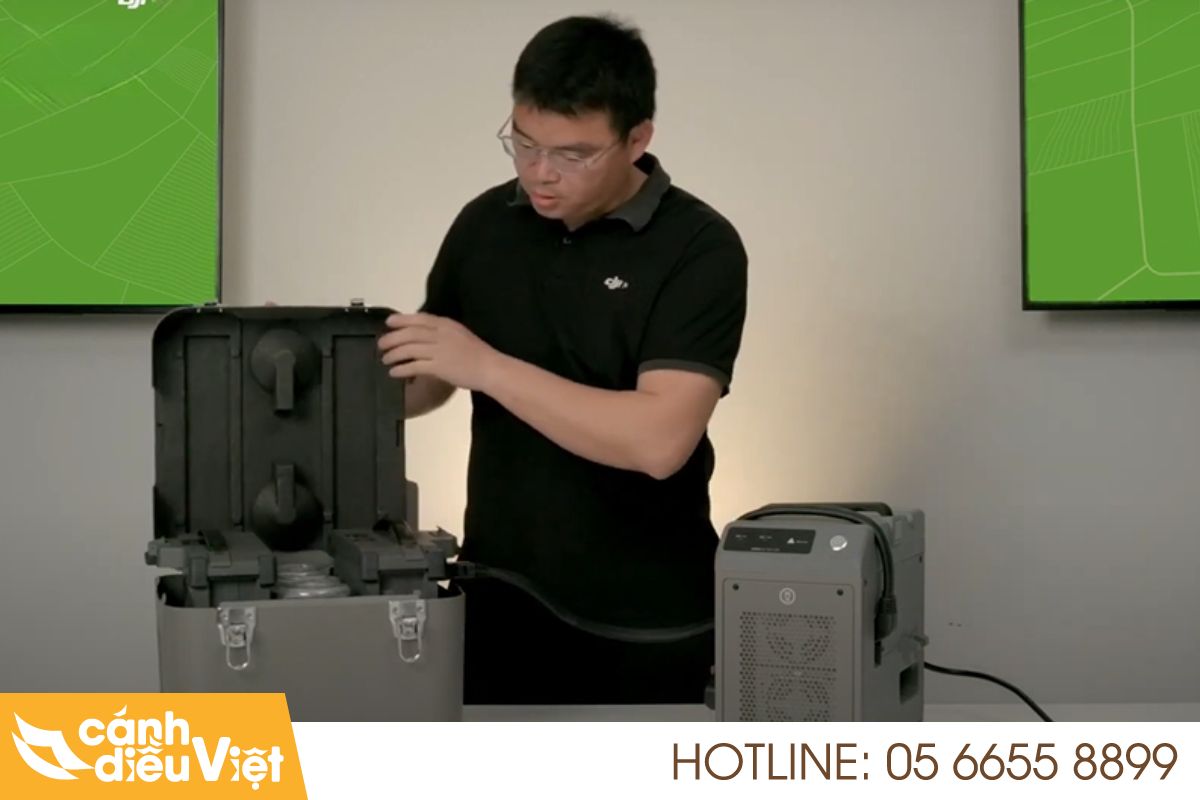 Bộ sạc thông minh T30 tương thích với loại pin nào