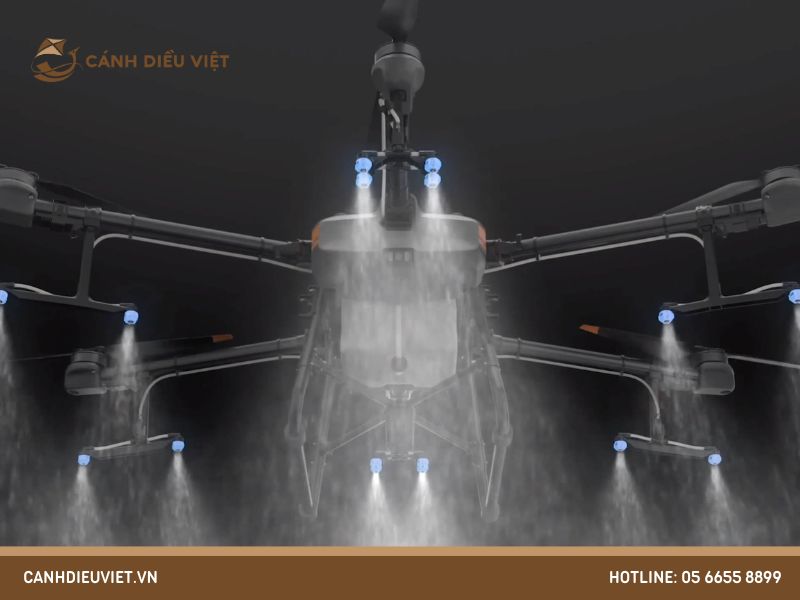 DJI T30 được trang bị 16 vòi phun.