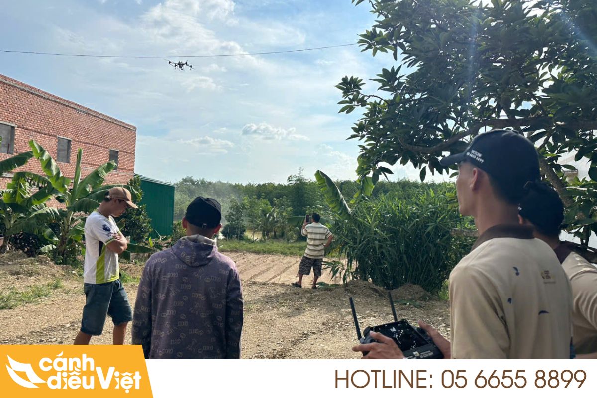 Máy Bay Phun Thuốc Cho Quế X2 Năng Suất, Giảm Chi Phí 6 Hướng dẫn sử dụng drone phun thuốc cho quế hiệu quả