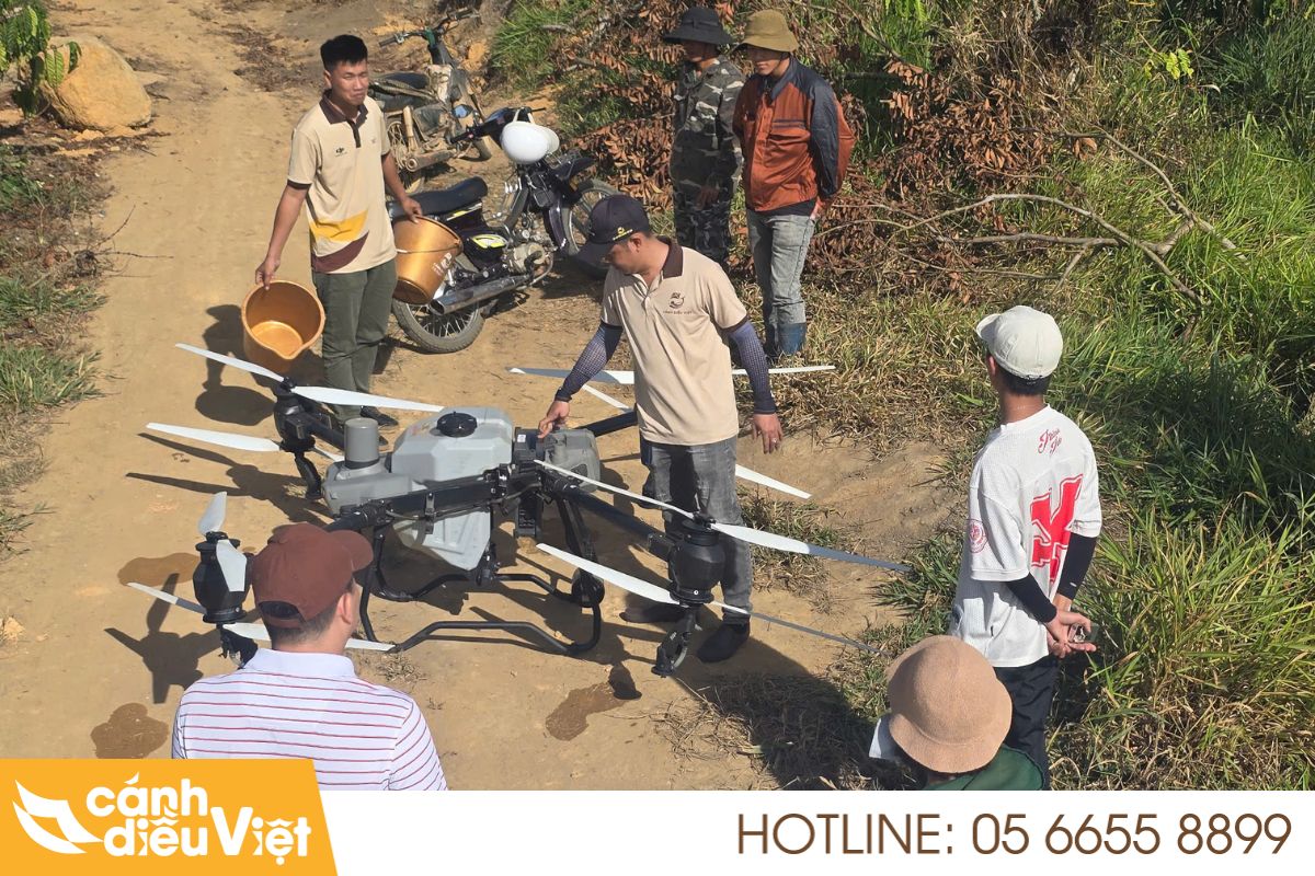 Máy Bay Phun Thuốc Cho Nho Tăng X2 Năng Suất, Giảm Chi Phí 6 Hướng dẫn sử dụng máy bay phun thuốc cho nho