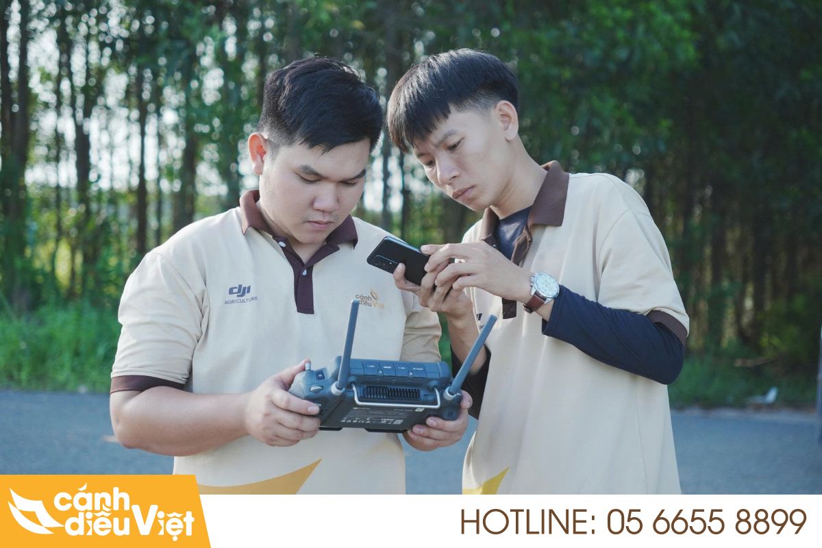 Ứng Dụng Máy Bay DJI T70P Phun Thuốc Cho Cây Điều 6 Quy trình phun thuốc cho cây điều bằng dji t70p