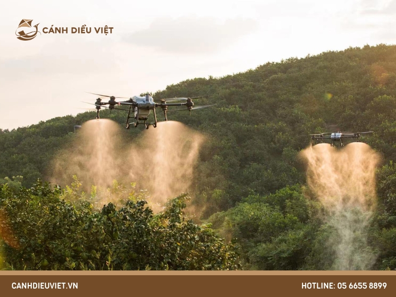 Su dung may bay phun thuoc de giam tac dong den he sinh thai nong nghiep 1 1