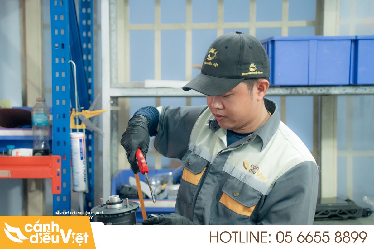 Hướng Dẫn Vệ Sinh Máy Bay DJI T70P Sau Mỗi Chuyến Bay 243 Vệ sinh máy bay DJI T70P