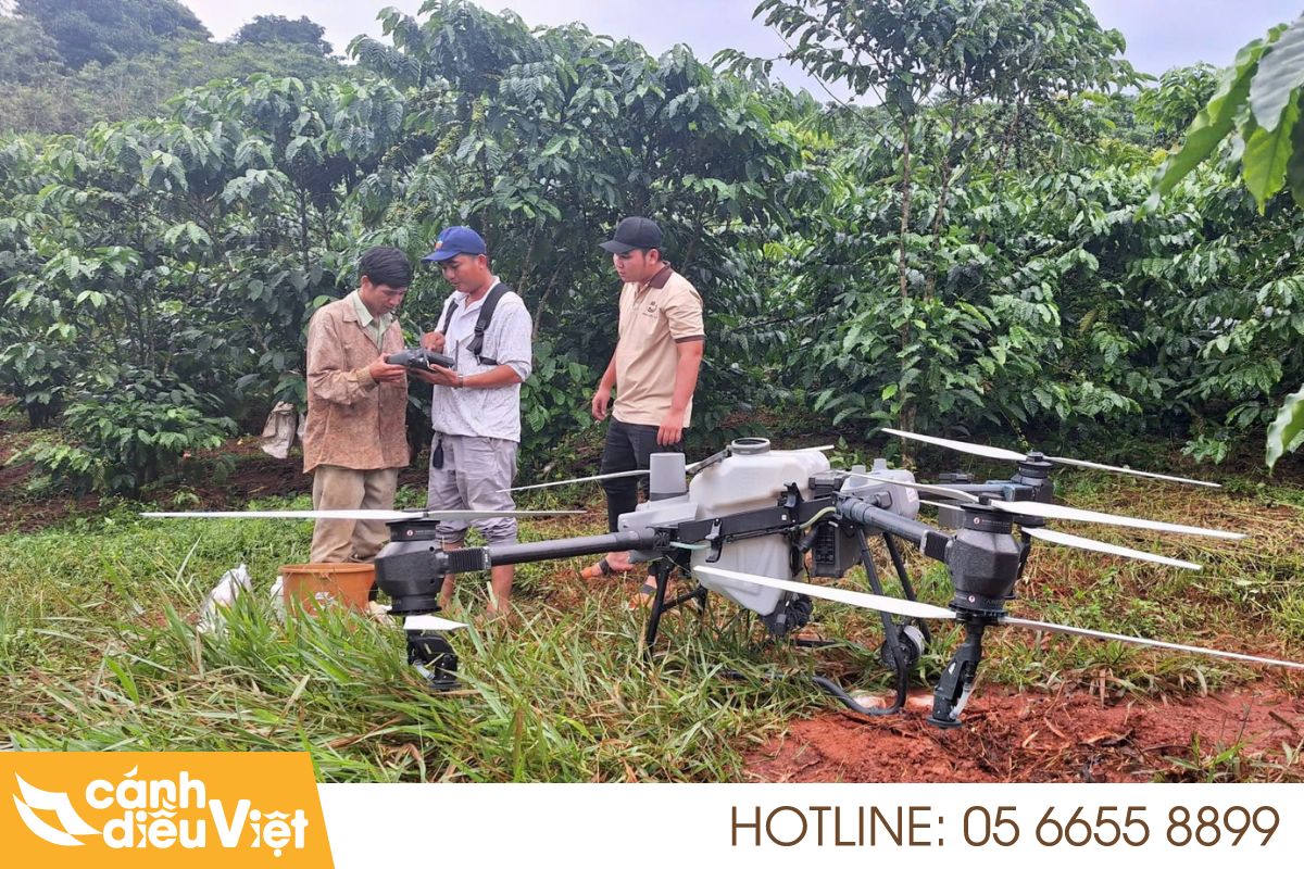 Máy Bay Phun Thuốc Hà Giang: Giải Pháp Cho Địa Hình Đồi Núi 699 máy bay phun thuốc Hà Giang