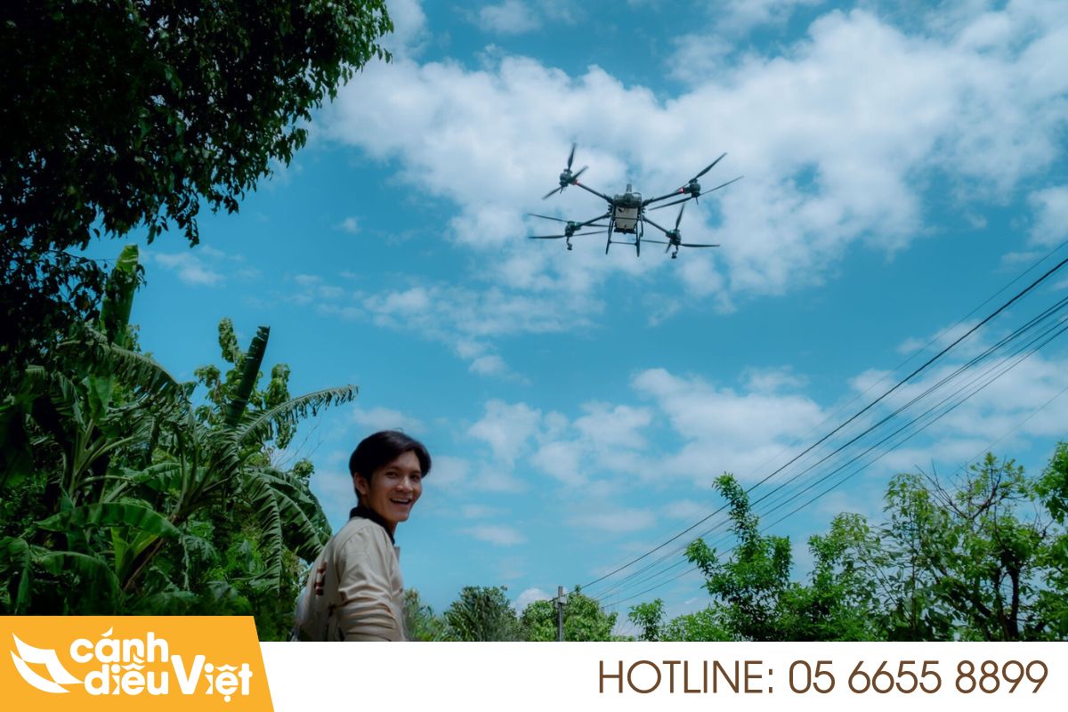 Máy Bay Phun Thuốc Hậu Giang X2 Năng Suất Cho Cây Lúa 694 may bay phun thuoc Hau Giang