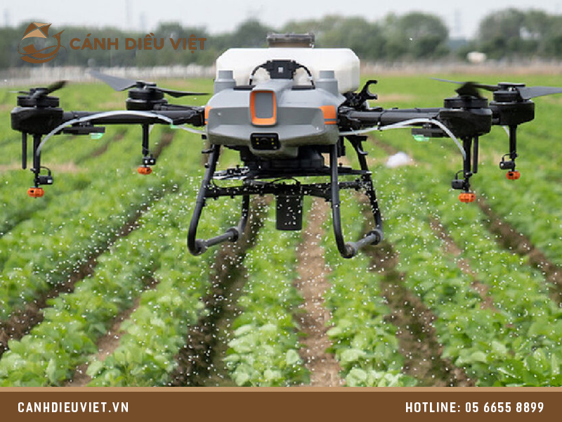 DJI Agras T10 được trang bị hệ thống rải 3.0 DJI Agras T10 được trang bị hệ thống rải 3.0