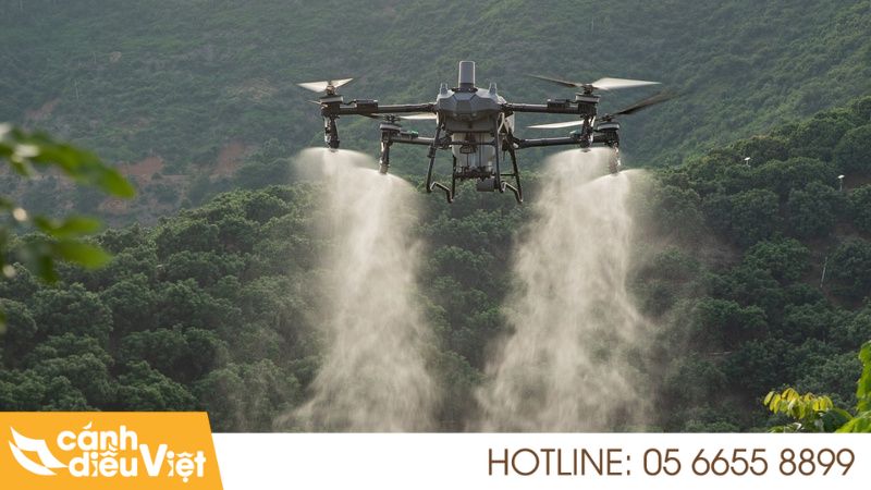 5+ Ứng dụng máy bay phun thuốc DJI T70P 7 ứng dụng t70p tưới nước
