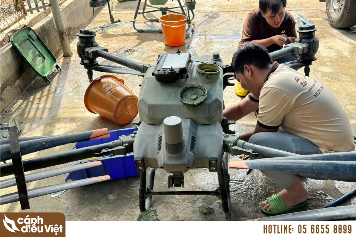 Hướng dẫn vệ sinh và bảo dưỡng máy bay phun thuốc đúng cách 746 vệ sinh và bảo dưỡng máy bay phun thuốc